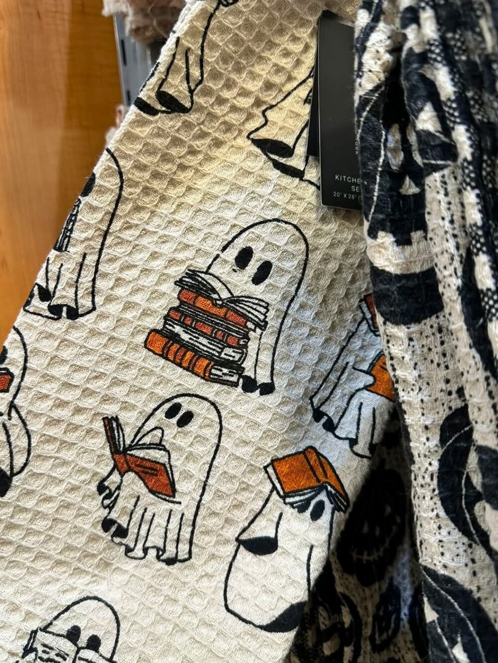 VIRAL Rachel Zoe Ghosts Reading Books Set of 3 Kitchen Hand Towels